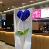 Un Pequeño Ramo de Flores de Hilo Rojo Ganó el Primer Premio en el Día de la Madre, una Recompensa para los Estudiantes en los Exámenes de Ingreso a la Preparatoria y la Universidad, y un Regalo para el Día de la Mujer