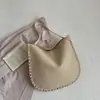 Bolso Tote Retro de Gran Capacidad para Mujer 2026 Primavera Nuevo Estilo Bolso con Remaches con Diseño Elegante y Atractivo, Bolso de Hombro Cruzado
