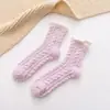 Calcetines Personalizados para Otoño e Invierno, Calcetines de Coral Fleece para Mujer, Engrosados y Cálidos, de Media Terciopelo Trenzado de Caña Media para el Hogar y el Suelo, Ciudad de Zhuji