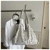 Bolso tote nuevo de estilo coreano retro con estampado de estrellas 2026, un bolso de hombro minimalista y elegante de gran capacidad, perfecto para compras casuales