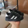 Sapatos Infantis 2026 Novo Modelo Tênis Infantil Bico de Concha Sapatos de Menina Confortáveis Moda Masculina Tênis Casuais Tendência