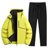 Venta al por mayor transfronteriza conjunto de chaqueta softshell nuevo para otoño e invierno 2026 para hombres y mujeres, forro polar, engrosado, cálido, abrigo con capucha