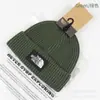 Em Estoque Outono e Inverno Novo Chapéu de Tricô Pele de Melão para Homens e Mulheres, Chapéu de Lã Quente da Moda, Chapéu Versátil de Lã Cardada com Barra