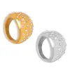 Anillo de diamantes geométricos de cara ancha con personalidad de moda para mujer, estilo británico, acero de titanio, oro de 18 quilates, elegante anillo de nicho sin color.