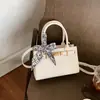 Bolsa de Mão com Padrão de Crocodilo Nova Coleção Primavera 2026 Nicho de Alto Valor Bolsa de Ombro Transversal Grande Capacidade Bolsa Quadrada Pequena Simples