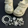 Girasol Dorado Cadena Verde Compatible con Crocs Lujo Ligero Flor de Zapato con Pedrería Hebilla de Zapato Accesorios Moda DIY Hebilla Decorativa