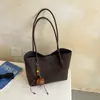 Bolsa de palha tecida estilo retrô coreano para mulheres, nova coleção outono/inverno 2026, bolsa de ombro e bolsa de mão casual, elegante e versátil