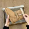 Versáteis e estilosas novas botas quentes de algodão camurçado para este ano, populares botas de neve estilo deserto com fivela para mulheres, sola grossa, uso duplo
