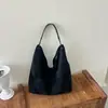 Bolsa de Ombro Feminina de Alto Padrão Outono 2026 Nova Bolsa Tote Fosca Moda para o Dia a Dia Grande Capacidade Bolsa de Ombro
