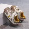 Tênis Esportivo Infantil 2026 Novo Primavera e Outono Tendência para Meninos Sapatos com Solado de Pneu Esportivo Calçados Casuais Macios Anticolisão para Meninas