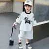 Conjunto de verano para niños 2026 nueva ropa de verano para niños, conjunto deportivo ligero de manga corta elegante para niños pequeños, moderno