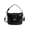 2026 Nova Bolsa de Mão Casual Estilo Simples com Fivela de Trava Design de Nicho Tendência para Mulheres, Bolsa Transversal Versátil da Moda Juvenil