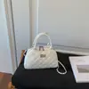 Bolsa de Mão Super Popular de Nicho Bolsa Almofada para Mulheres Novo Modelo 2026 Bolsa Boston Acolchoada com Corrente Bolsa de Ombro Transversal Fashion