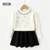 Conjunto de Tricô Liso para Meninas Estilo Fashion Laço Outono e Inverno Conjunto de Duas Peças Decote com Apliques de Strass Suéter Pulôver Doce