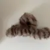 Presilha de Cabelo de Pelúcia Listrada Outono/Inverno para Mulheres, Presilha Grande de Tubarão para Penteado na Nuca, Acessório de Cabelo Elegante