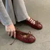 Zapatos bajos de estilo ballet para mujer con suela blanda, estilo retro para primavera y otoño, punta redonda, mocasines de piel suave Otoño 2026, zapatos planos de abuela