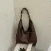 Bolso Tote Tachonado Moda Coreana para Mujer 2026 Otoño Nuevo Bolso Cubo Versátil Gran Capacidad para Viajes Diarios Bolso de Hombro