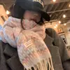 Bufanda Estilo Coreano para Mujer en Otoño e Invierno, Cuadros con Borlas Coloridas, Dulce y Versátil, Protector de Cuello Cálido para Estudiantes, Suave y Ceroso para Proteger del Frío