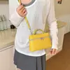 Bolso cruzado de un solo hombro, simple y elegante, nuevo bolso de mano de moda nicho, bolso cuadrado pequeño para mujer, rosa, tamaño mediano