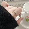 Anillo Minimalista Clásico de Zirconia Única para Mujer, Versátil, Elegante, Moderno, Joyería de Anillo Cerrado de Nicho, Venta al por Mayor y Dropshipping del Fabricante
