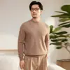 Suéter de tricô para outono e inverno, suéter masculino casual versátil de cor sólida em cashmere, suéter de tricô masculino com gola semi-alta para outono e inverno