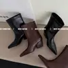 Novas botas de salto alto para outono e inverno, botins versáteis de bico fino em couro genuíno, botinhas estilo francês de salto grosso, botas retas simples e elegantes