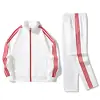 26 estilos de trajes deportivos casuales de manga larga para parejas de primavera y otoño para hombres y mujeres, uniformes de equipo de running y fitness de tres rayas