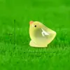 Adornos de paisaje en miniatura, pollitos amarillos pequeños que brillan en la oscuridad, decoraciones fluorescentes, manualidades creativas de resina con temática de suculentas y musgo, pequeños adornos de escritorio