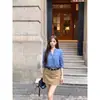 SR [Tejido Original] Elegante camisa azul de manga larga para mujer, camisa de verano con cuello en V, camisa holgada con protección solar