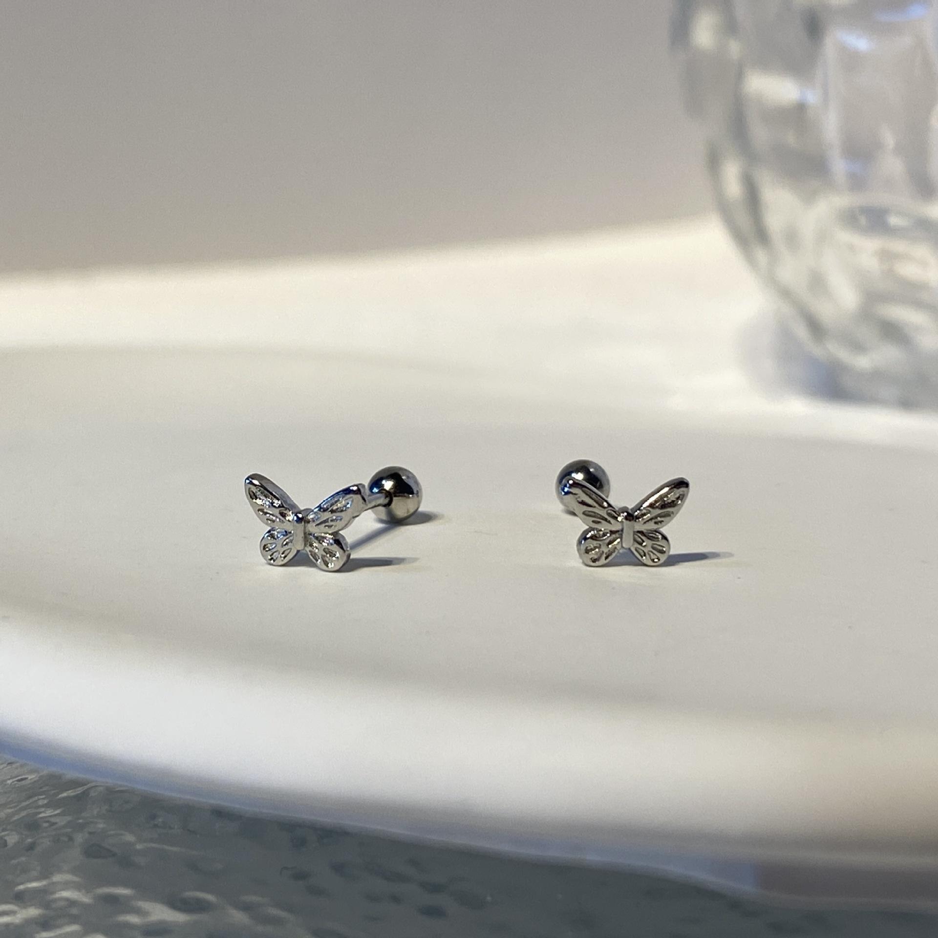 R65#蝴蝶螺丝耳钉