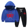 Conjunto de Suéter con Capucha para Niños Otoño e Invierno 2023 Estilo Occidental Nuevo para Niños Medianos y Grandes Ropa de Invierno Gruesa y Cálida con Forro de Felpa