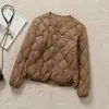 Colete casual branco leve de plumas de pato com padrão de losangos para mulheres, gola redonda, camada interna justa, colete quente, jaqueta estilo vintage, moderno