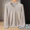 Nueva camiseta base de punto de cachemira para otoño e invierno, suéter de color liso a la moda, simple, casual, cálido, adecuado para negocios y para ir al trabajo para hombres