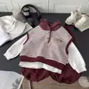 Conjunto de Tres Piezas con Chaleco con Capucha para Niños, Ropa Infantil para Niños con Estilo, Atuendo de Otoño para Bebé, Nuevo Estilo de Primavera y Otoño