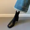 Botas de tornozelo retrô de salto alto para mulheres, novo estilo outono e inverno 2026, botas estilo Martin de bico quadrado, botinhas estilo francês para baixinhas com saltos grossos, botas de cano justo