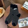 Calcetines de Algodón Puro para Mujer Primavera y Verano Nuevo Estilo Coreano Bordado de Letras Calcetines de Doble Capa con Puños Rayados Calcetines de Media Caña Calcetines Holgados