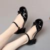 Sandálias Fechadas para Mulheres 2025 Novo Estilo Sapatos Femininos Fechados Atrás Confortáveis de Tira Única para Uso Externo de Verão Sandálias Romanas Fechadas