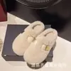 Novos Sapatos de Feijão Pelúcia Quente Outono/Inverno para Mulheres, Roupa Externa, Sensação de Pelo de Coelho Sintético, Solado Grosso Chinelos de Algodão, Atacado de Fábrica
