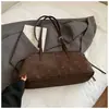 Bolsa de Luxo Acessível com Aparência Sofisticada para Mulheres 2025 Inverno Nova Moda Retrô Nicho Bolsa de Ombro para o Dia a Dia Bolsa Casual de Axila