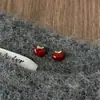 Brincos de Lingote Vermelho para Mulheres, Brincos de Outono e Inverno, Boa Sorte e Riqueza, Luxo Leve, Sensação de Alto Padrão, Brincos de Ano Novo, Modelo Mais Vendido Quente de 2025