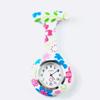 Reloj de Enfermera para Mujer Impermeable Reloj Colgante con Pin Simple Reloj de Bolsillo de Silicona Estudiante Prueba de Batería Reloj de Bolsillo para el Pecho de Doctor