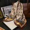 Pañuelo de Seda de Puntos, Estilo Coreano de Alta Gama Versátil Falso Seda 70cm Pañuelo Pequeño, Fajín Decorativo, Lazo para el Cabello, Pañuelo para la Cabeza, Pañuelo para el Cuello