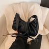 Primavera e Verão 2025 Nova Bolsa de Axila com Laço Nuvens Pregueada Bolsa de Ombro Cor Sólida Têxtil Combina com Tudo Bolsa Dumpling para Mulheres