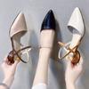 Verão 2024 Novas Sandálias Femininas Fada Sapatos Pontiagudos de Salto Médio com Salto Médio e Pendurados Sapatos de Noite Frios