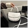 Bolsa de Ombro Transversal com Design de Concha Prensada Estilosa 23 Bolsa de Mão 20 Bolsa Feminina Feminina Semicircular Moda Nova