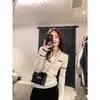 Tricô de Base com Gola Polo em Cor Contrastante para Mulheres no Outono e Inverno, Estilo Pequeno Perfumado, Peça Única e Exclusiva com Listras Caneladas de Manga Longa