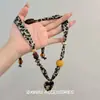 Color Maillard Estampado de Leopardo Retro Corazón Bufanda de Seda Collar Cadena para Suéter de Diseño Nicho para Mujer Collar Versátil Elegante