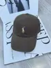Gorra de béisbol bordada con logo de poni colorido popular, estilo versátil para hombres y mujeres, sombrero casual para el sol para exteriores que hace que la cara se vea más pequeña