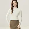 Suéter 100% cachemira pura modelo 2026 para mujer, con cuello semi-alto, diseño de punto acanalado, ajuste suave y cómodo, y adecuado para usar en capas en otoño e invierno.