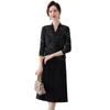 Vestido fino de primavera para madres, nuevo modelo de moda para mujeres de mediana edad y mayores, primavera y otoño 2025, vestido de estilo occidental de manga larga.